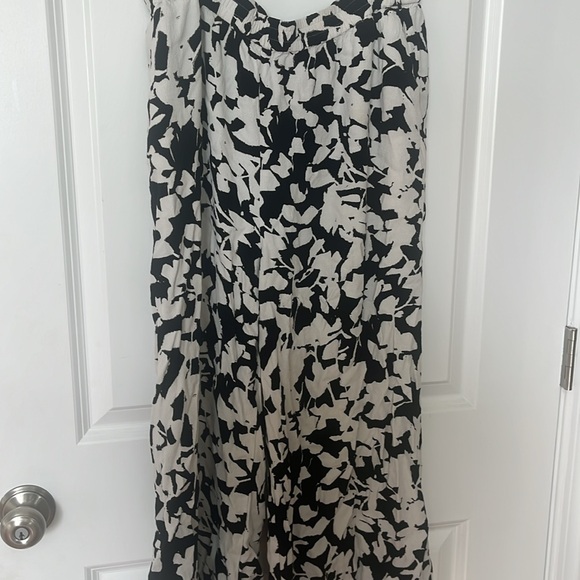 Kate Spade Black & White Floral Pants - Picture 4 of 6